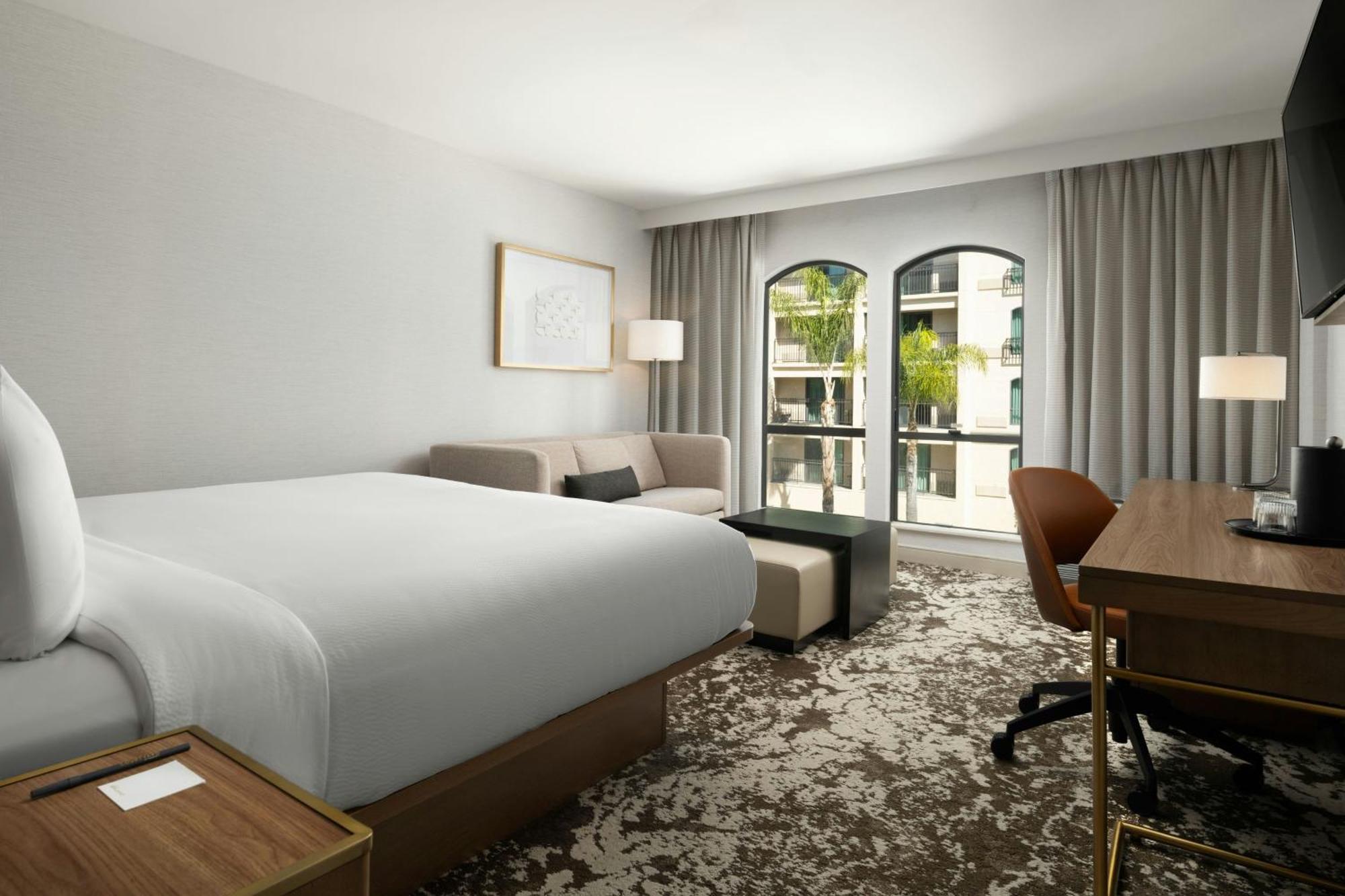 Courtyard By Marriott Angeles Old Town Hotel 4*