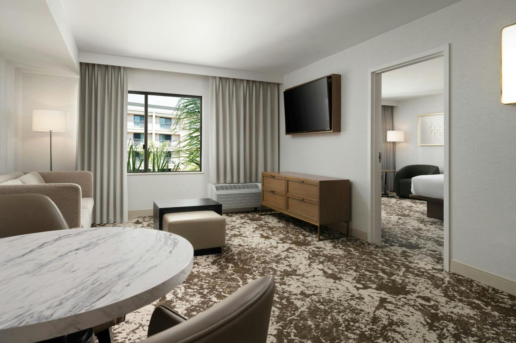 Courtyard By Marriott Angeles Old Town